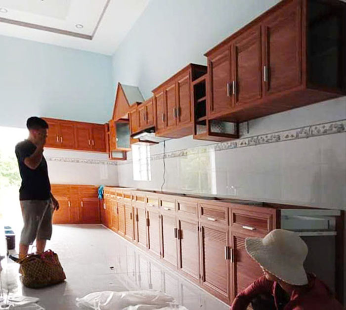 Đóng tủ bếp nhôm kính